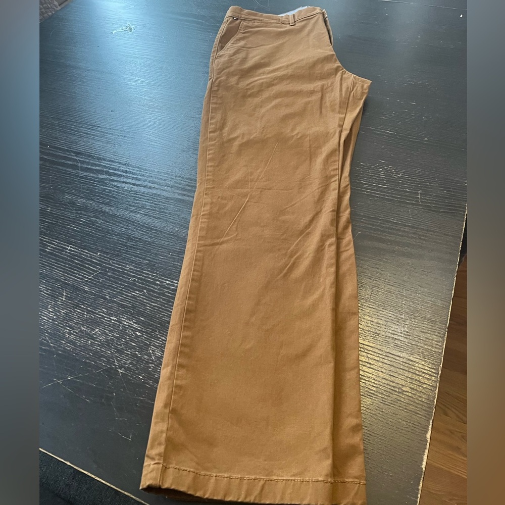Tommy Hilfiger Men's Tan Chinos